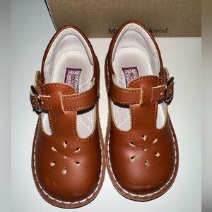 L’Amour Toddler size 8 Mary Janes cognac style 751